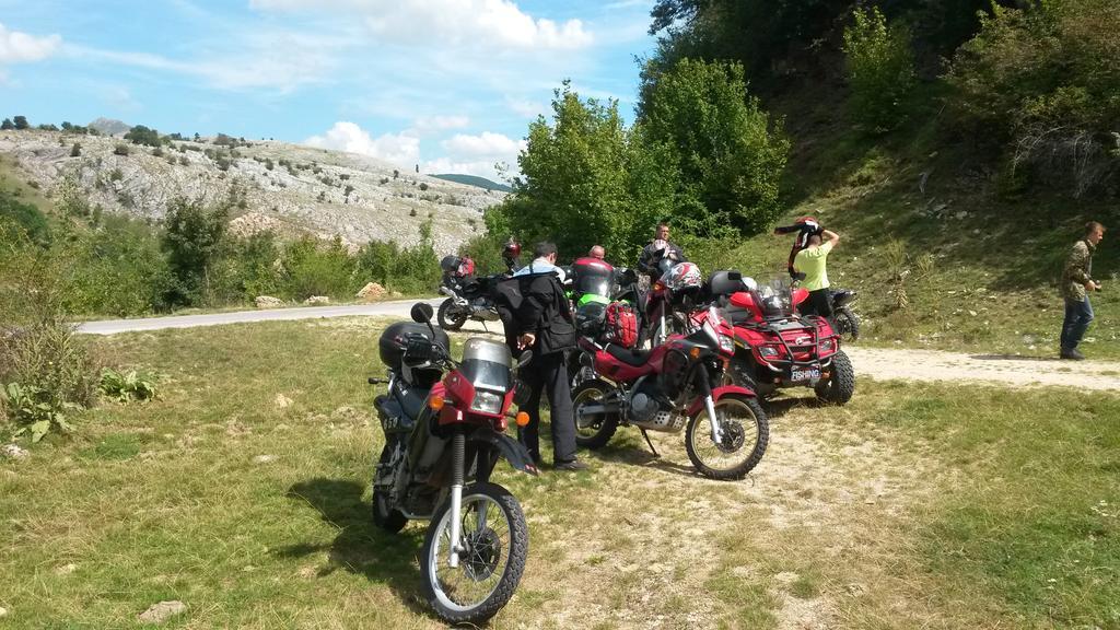 Camp Divlja Rijeka Hotel Hum Kültér fotó