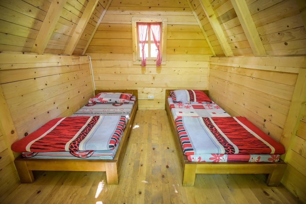 Camp Divlja Rijeka Hotel Hum Kültér fotó