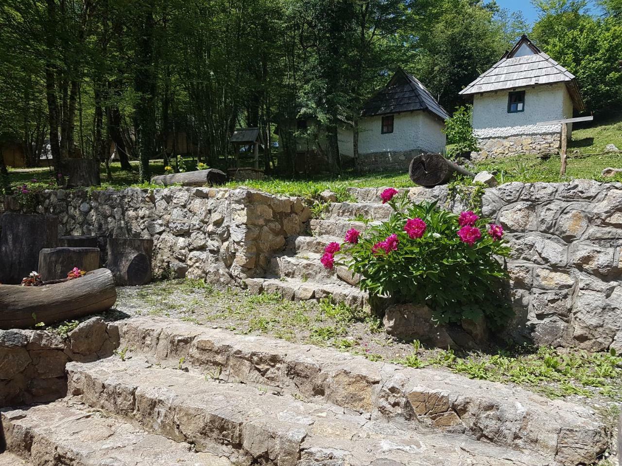 Camp Divlja Rijeka Hotel Hum Kültér fotó