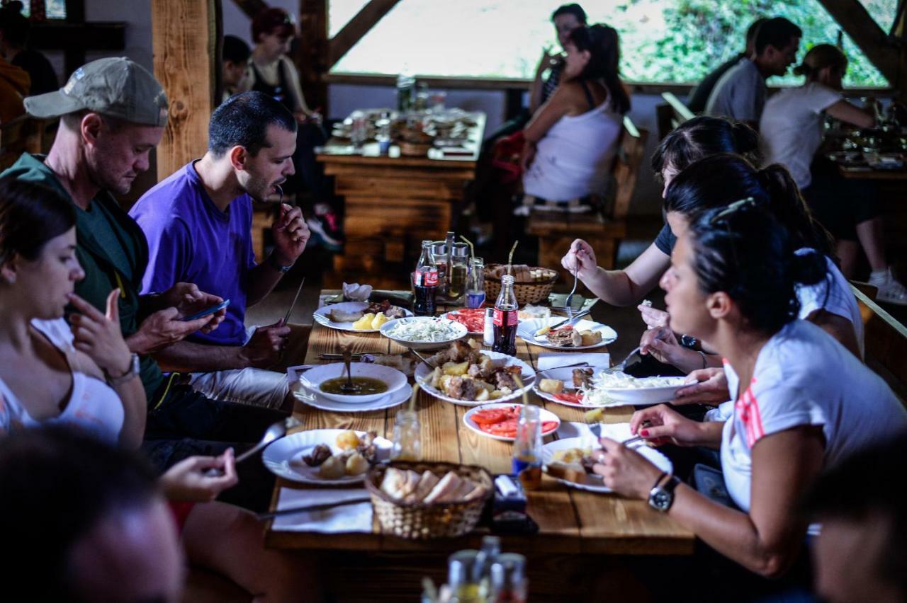Camp Divlja Rijeka Hotel Hum Kültér fotó