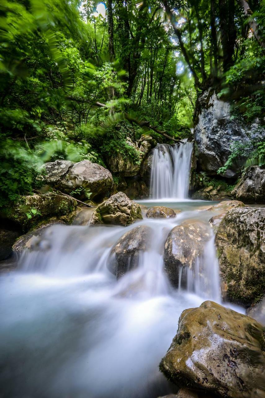Camp Divlja Rijeka Hotel Hum Kültér fotó